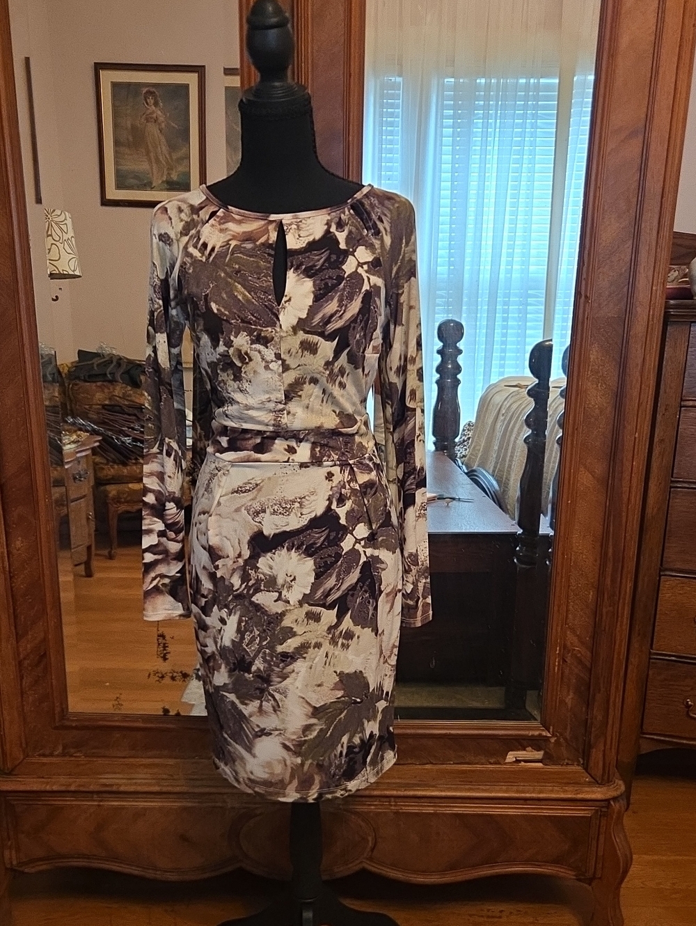 Jennifer Lopez Long-Sleeve Floral Sheath Dress in Ivory and Brown